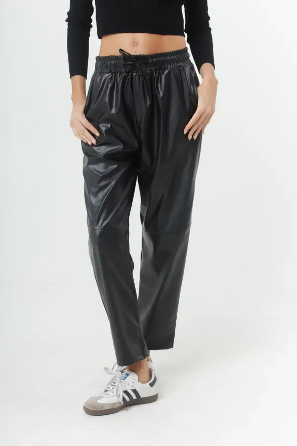 Pantalon cuerina con cordòn - Imagen 2
